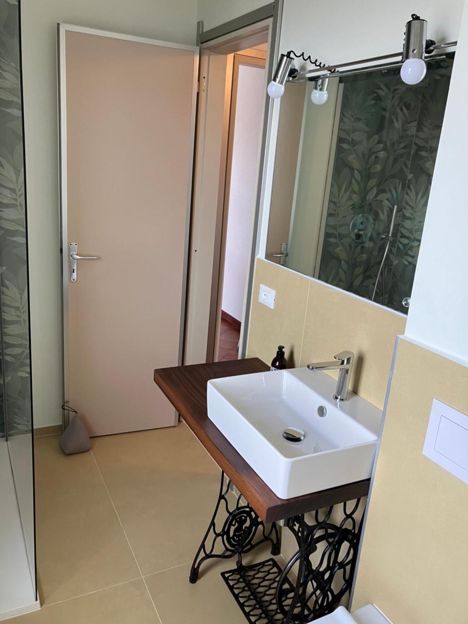 Apartamento Aria Luce Mare San Bartolomeo Al Mare Exterior foto